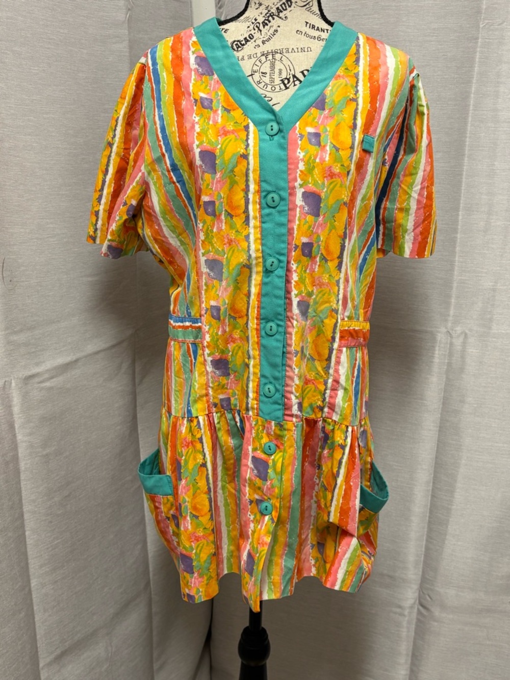 Disney Worldwide Services Female Cast Member Multi-Color  top/smock Sz XL